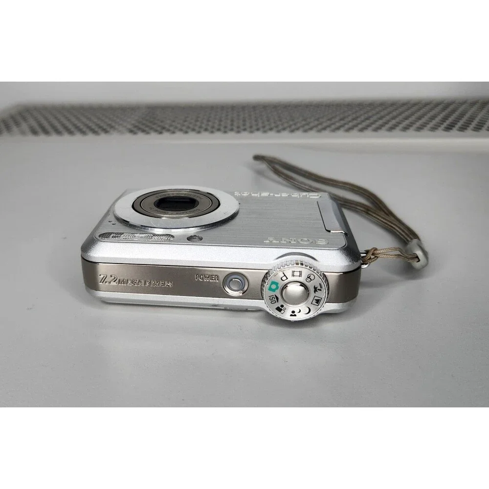 Sony Cybershot DSC-S700 Digital Camera 7.2M Cyber Shot For Parts Only